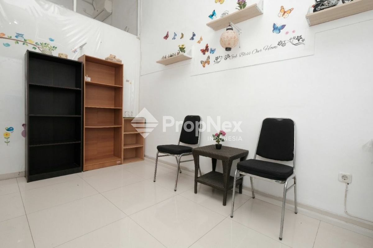 Rumah Usaha Di Perum Nirwana Eksekutif — foto 4